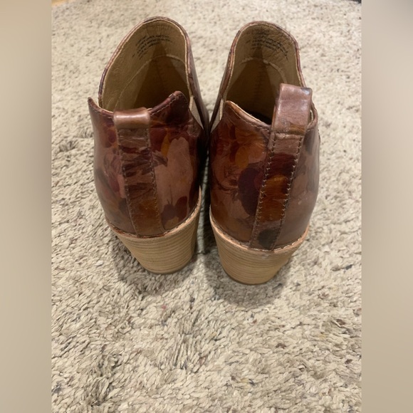 Sofft Brown Floral Leather Ankle Boots - Picture 2 of 6